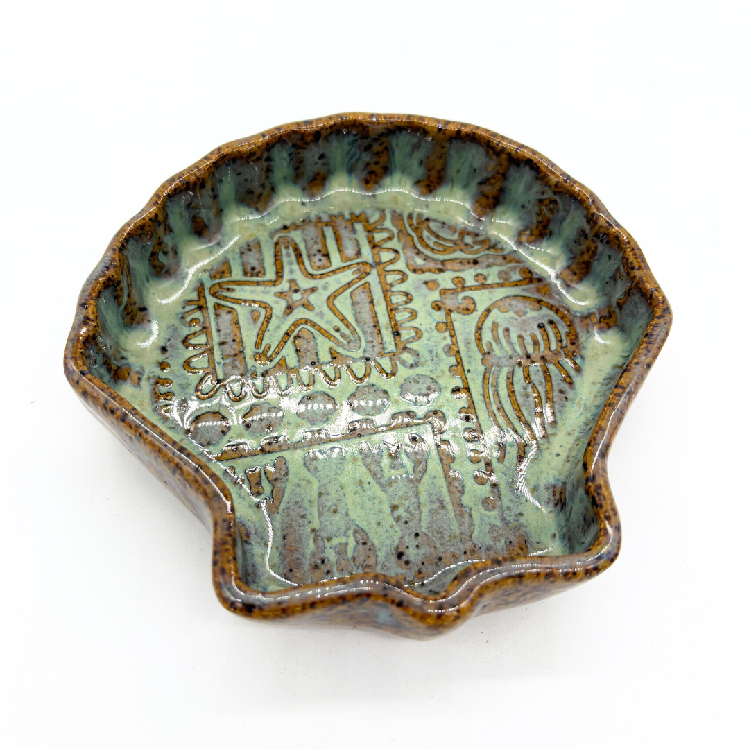 GR Pottery Forms - Wallie Scalloped Shell - 4" (GRWSHELL)