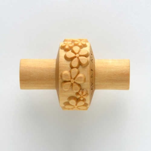 MKM Small Handle Roller - Embossed Flowers (RS-024)