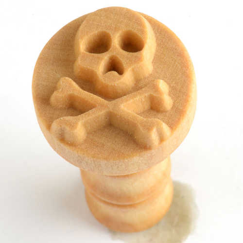 MKM Medium Round Stamp - Skull & Cross Bones (SCM-105)
