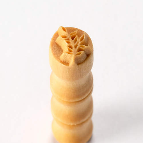 MKM Mini Round Stamp - Leaves on a Branch (SMR-110)