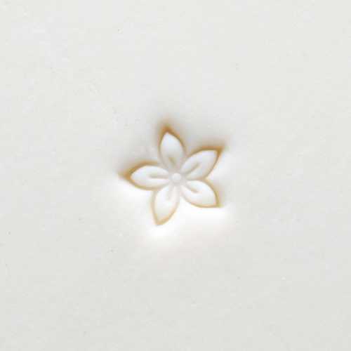 MKM Mini Round Stamp - Simple Flower Outline (SMR-091)