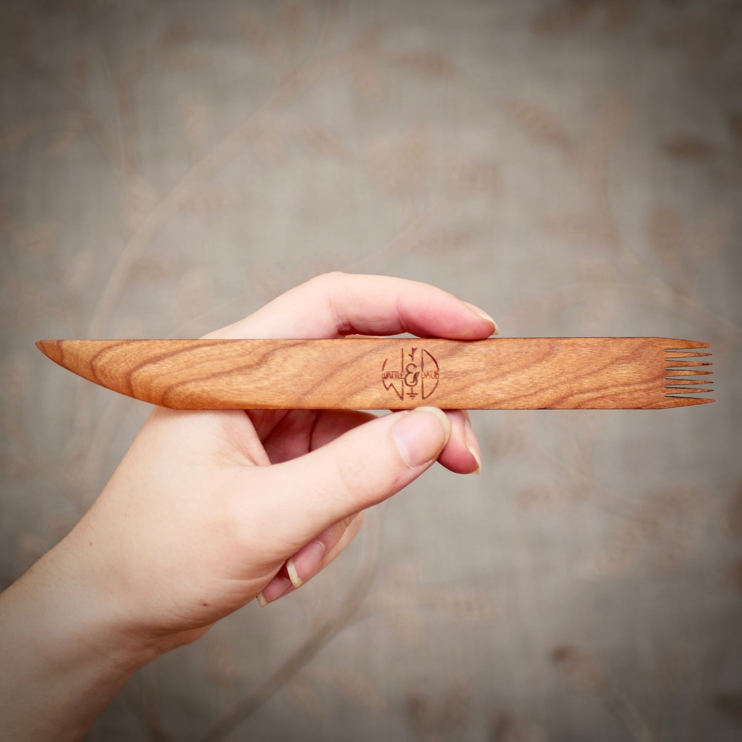 Wattle & Daub Pottery Tools - Curve Knife + Scoring 6.75" X 0.75" - CANADIAN MADE (WDCURVESCORE)