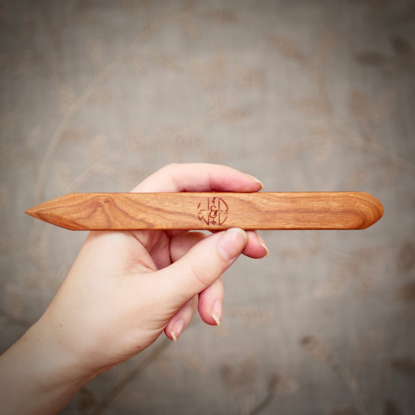 Wattle & Daub Pottery Tools - Point Knife + Round 6.75" X 0.75" - CANADIAN MADE (WDPOINTROUND)