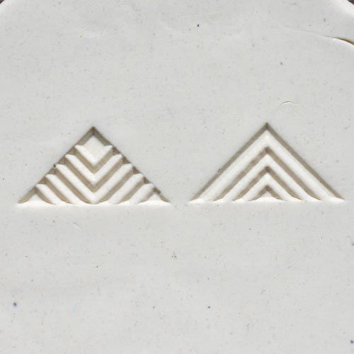 MKM Medium Right Triangle Stamp - 3 x 2.5 cm (STM-R3)