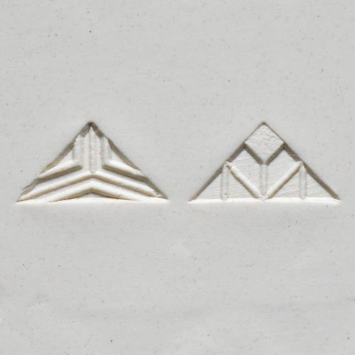 MKM Medium Right Triangle Stamp - 3 x 2.5 cm (STM-R4)