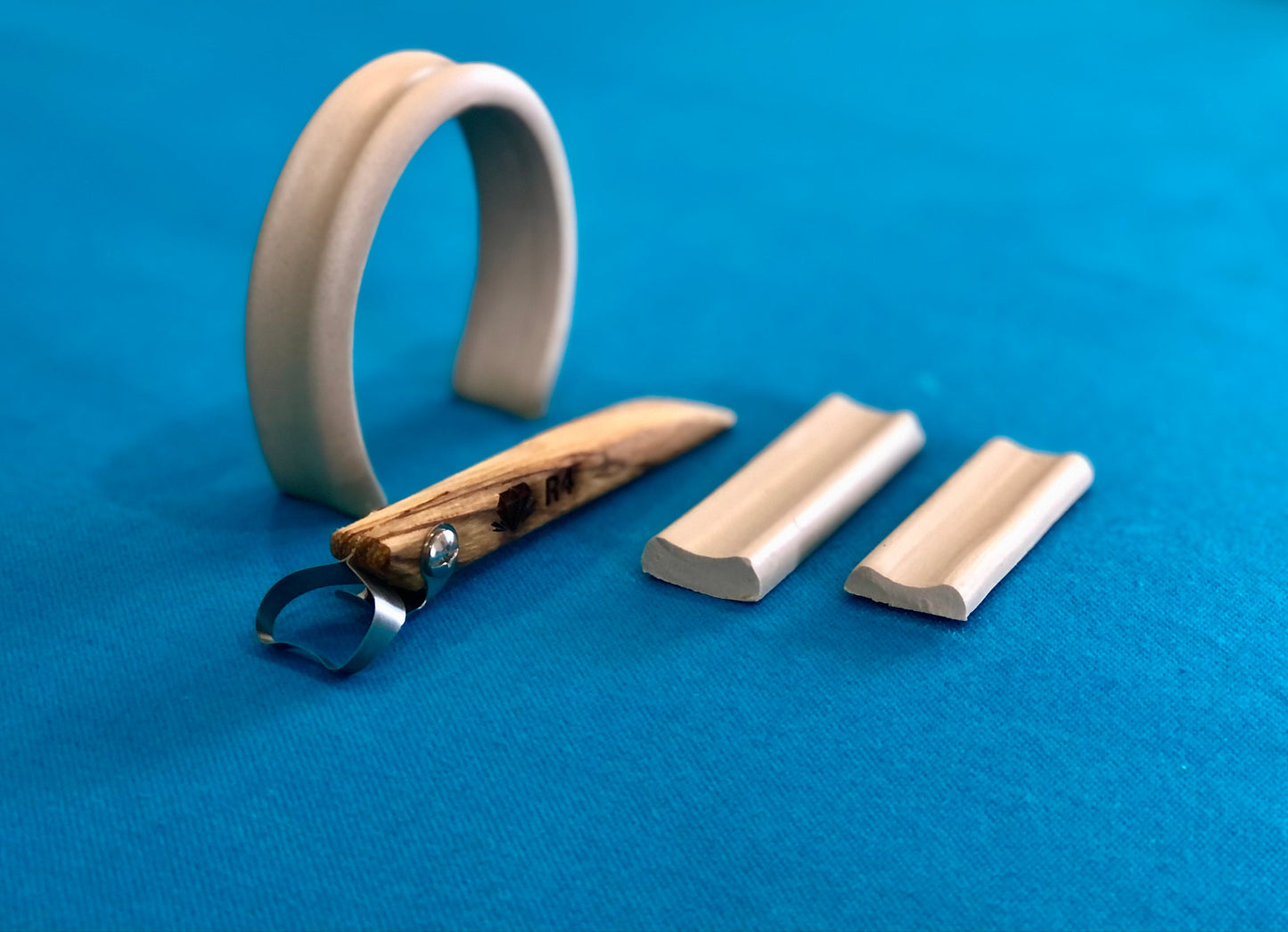 DiamondCore Tools - Concave Handheld Clay Extruder (R4)