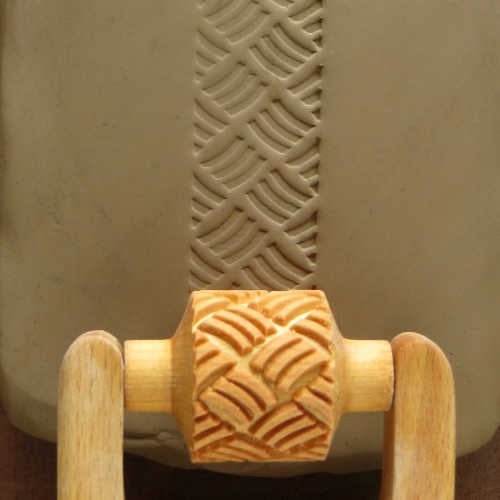 MKM Medium Handle Roller - Basket Weave - 3 cm (RM-008)
