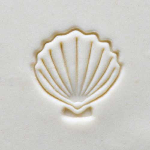 MKM Medium Round Scallop Shell Stamp - 2.5 cm (SCM-237)