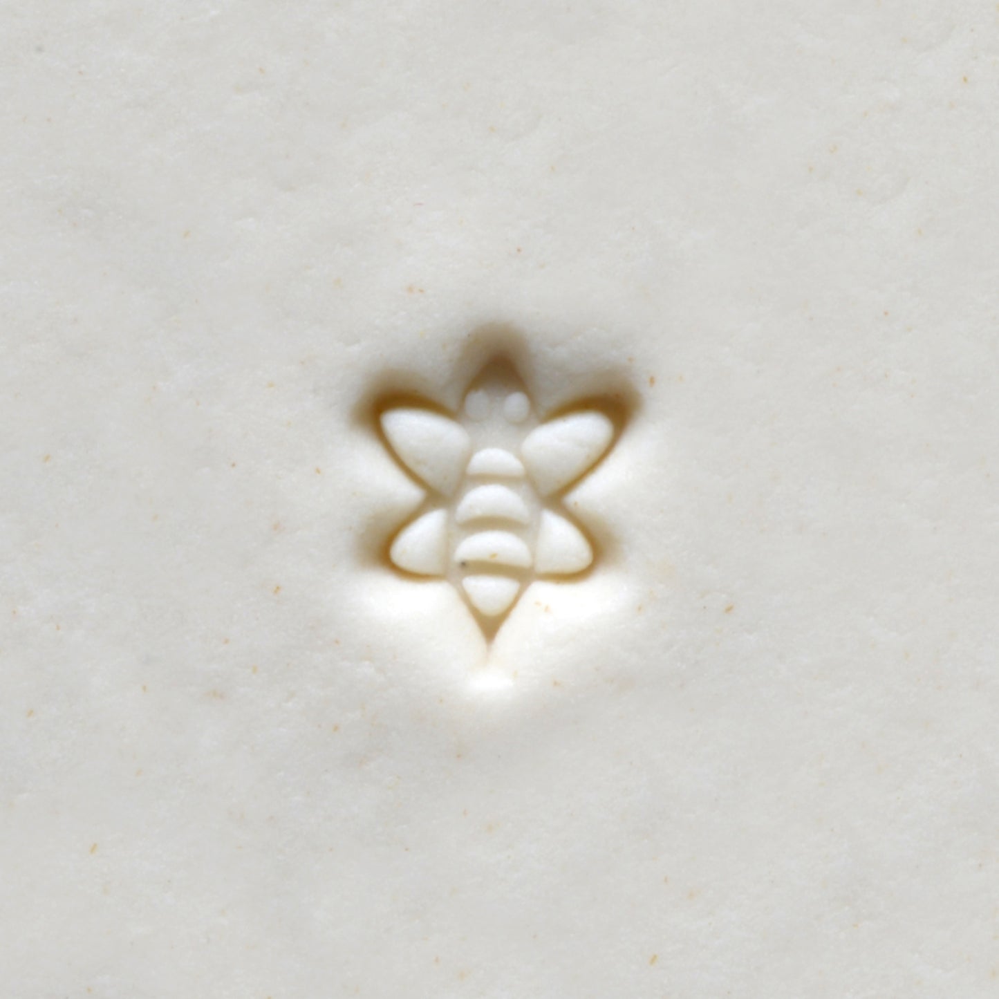 MKM Mini Round Honey Bee Stamp - 1 cm (SMR-037)