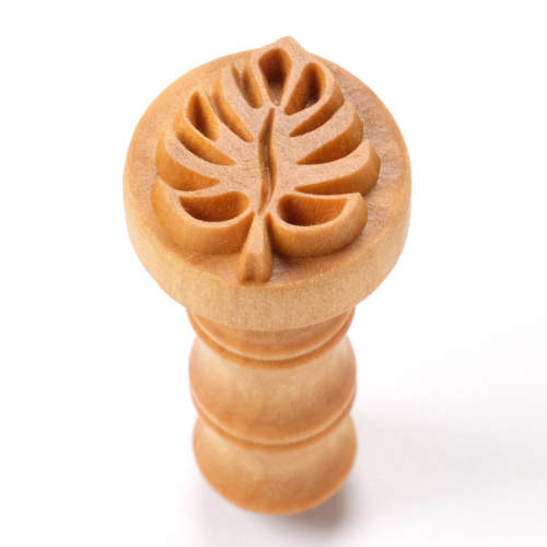 MKM Medium Round Stamp - Monstera (SCM-282)