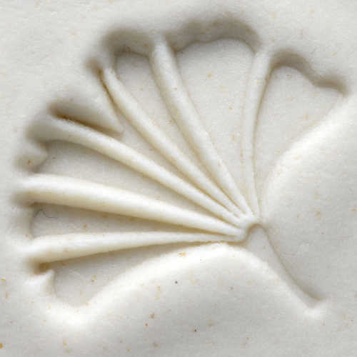 MKM Medium Round Stamp -Ginko Leaf (SCM-048)