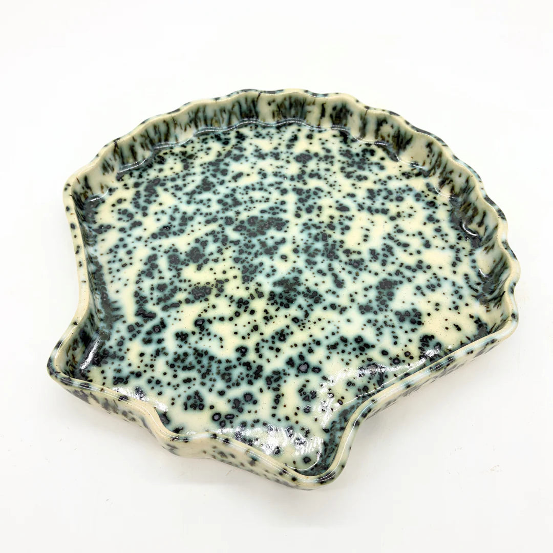 GR Pottery Forms - Wallie Scalloped Shell - 10" (GRWSHELL10)