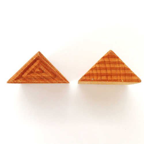 MKM Medium Right Triangle Stamp - 3 x 2.5 cm (STM-R1)