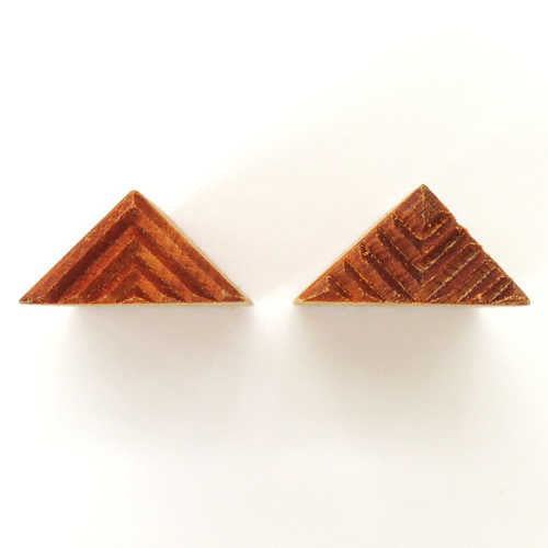 MKM Medium Right Triangle Stamp - 3 x 2.5 cm (STM-R3)