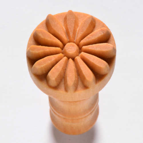 MKM Medium Round Flower #2 Stamp - 2.5 cm (SCM-004)