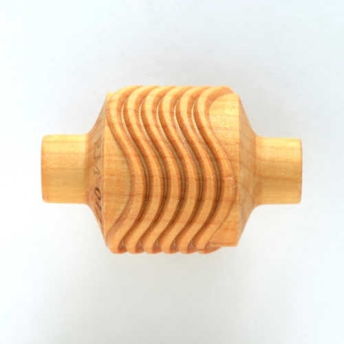 MKM Medium Handle Roller Wavy Lines - 3 cm (RM-017)